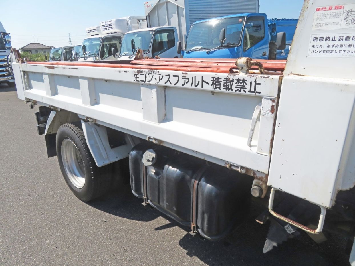 運転席側あおり各所にサビ・キズ・ヘコミがあります。(助手席側も同様です)|いすゞ エルフ TPG-NJR85AN(2WD)の写真31