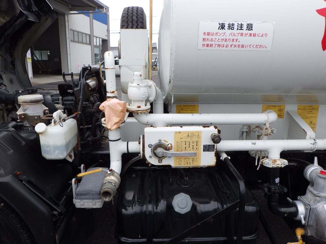 排出口及び配管の状態です。|いすゞ フォワード PKG-FRR90S1(2WD)の写真13