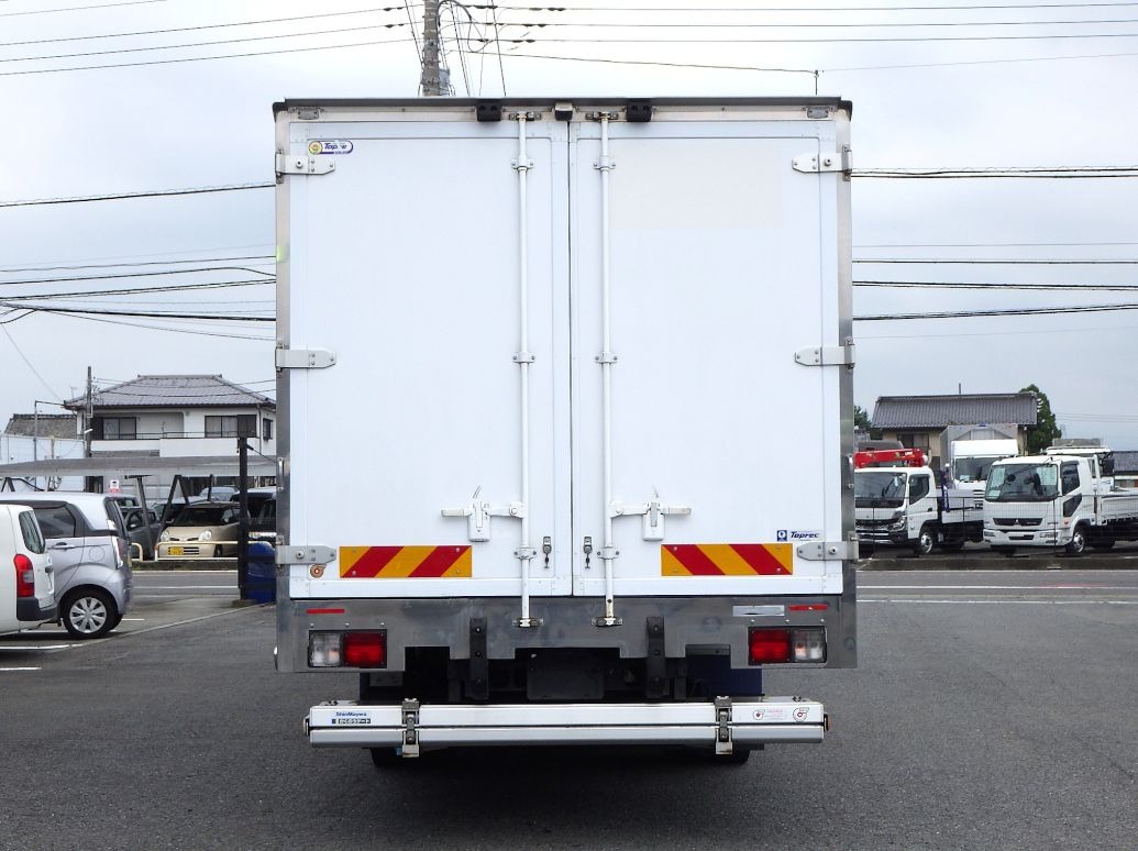 門口周りはアルミ製です。|日野 レンジャー 2KG-FC2ABA(2WD)の写真8