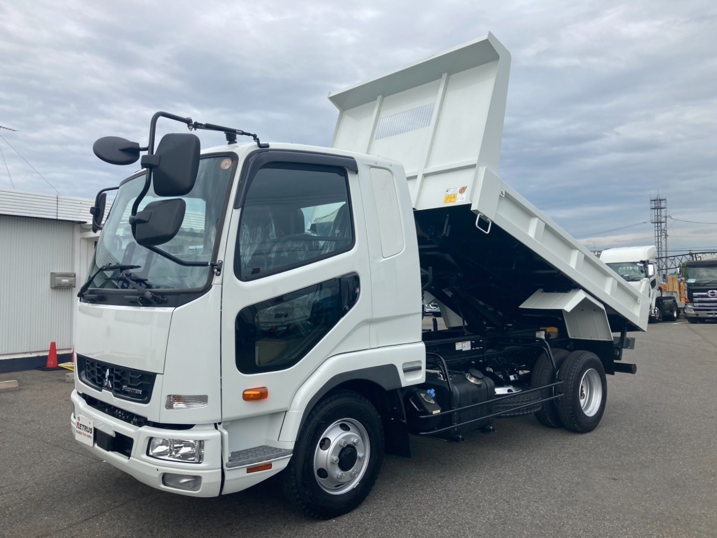 三菱 ファイター 2KG-FK62F(2WD)の写真1