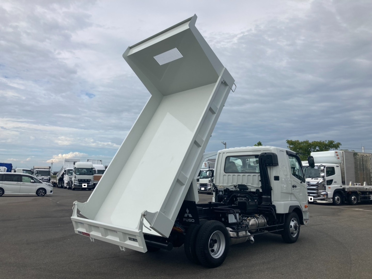 三菱 ファイター 2KG-FK62F(2WD)の写真4