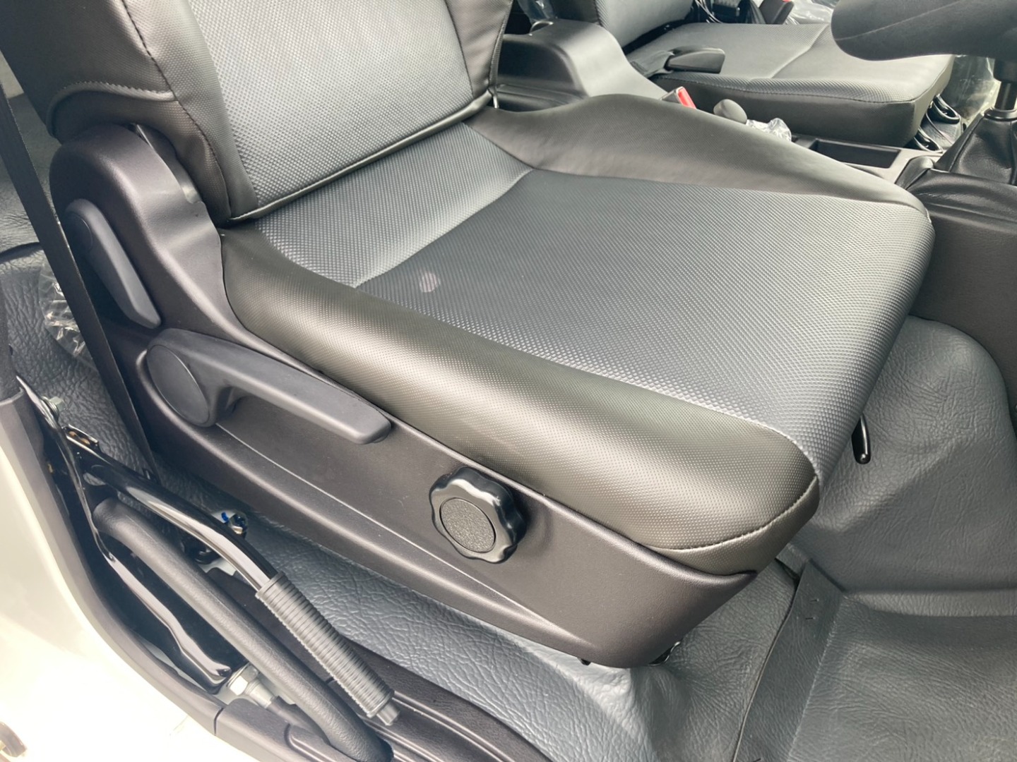 三菱 ファイター 2KG-FK62F(2WD)の写真11