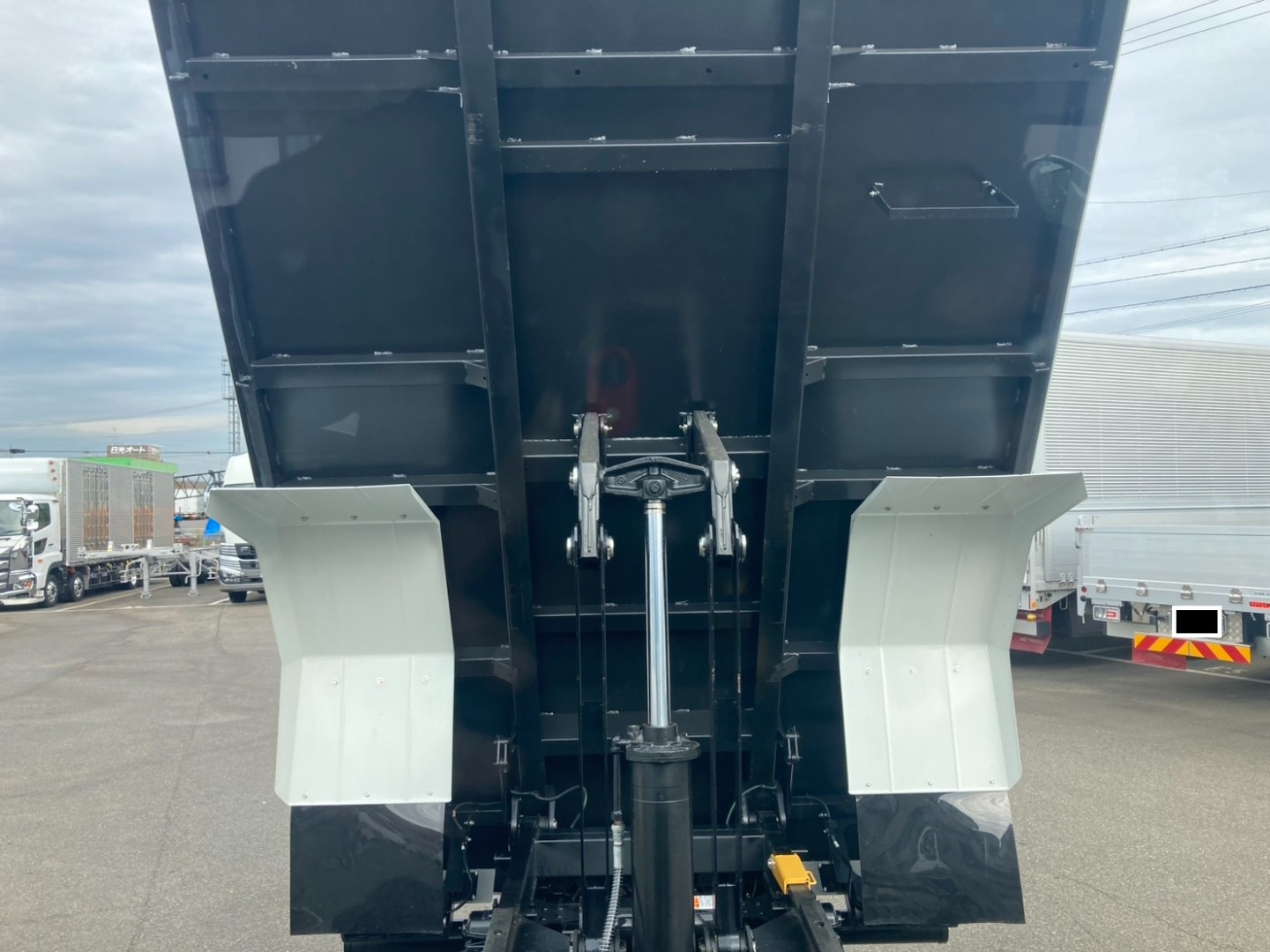 三菱 ファイター 2KG-FK62F(2WD)の写真19
