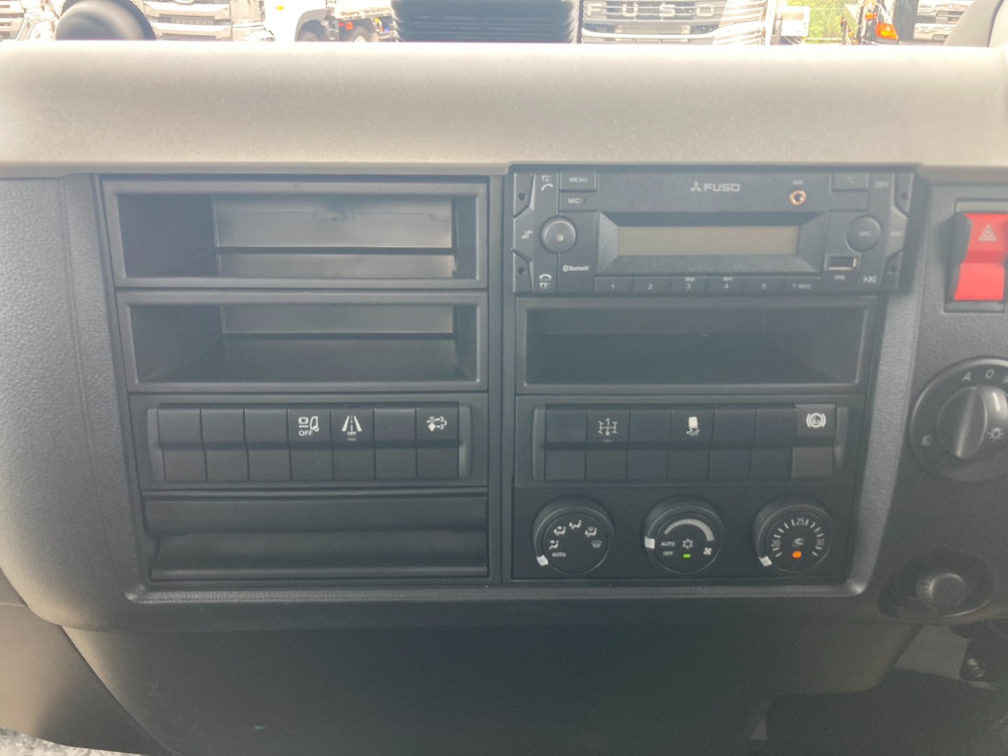 三菱 ファイター 2KG-FK62F(2WD)の写真36