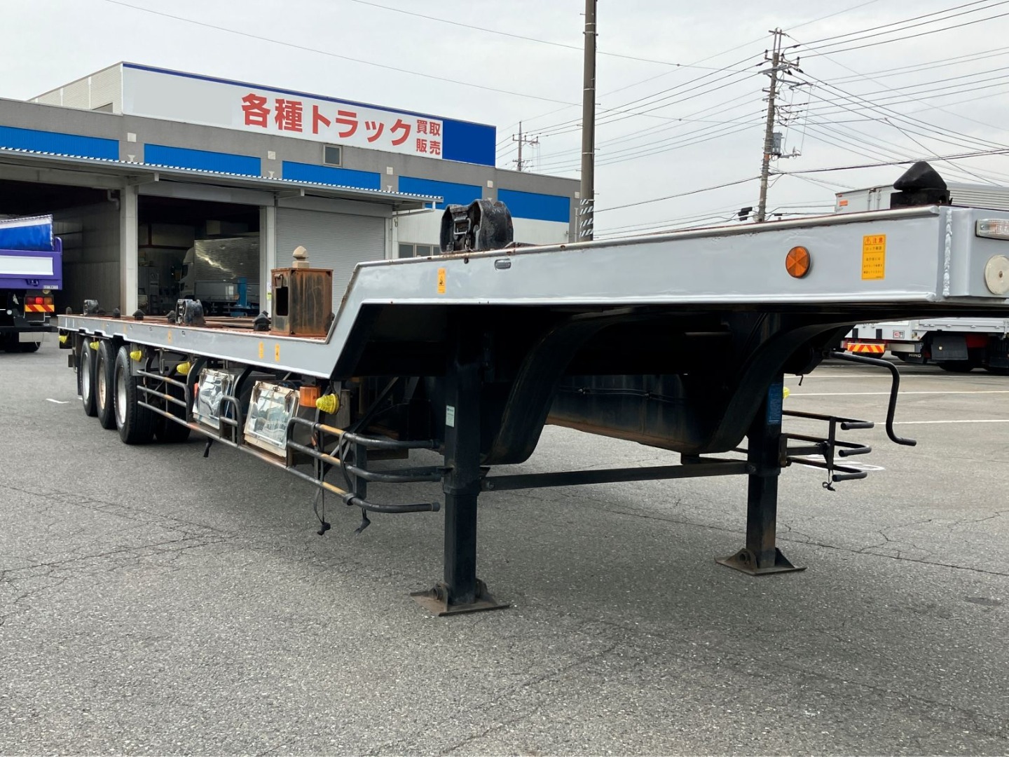 運転席側サイドレールに細かいキズ・サビがあります。|日通  NT2280改の写真32