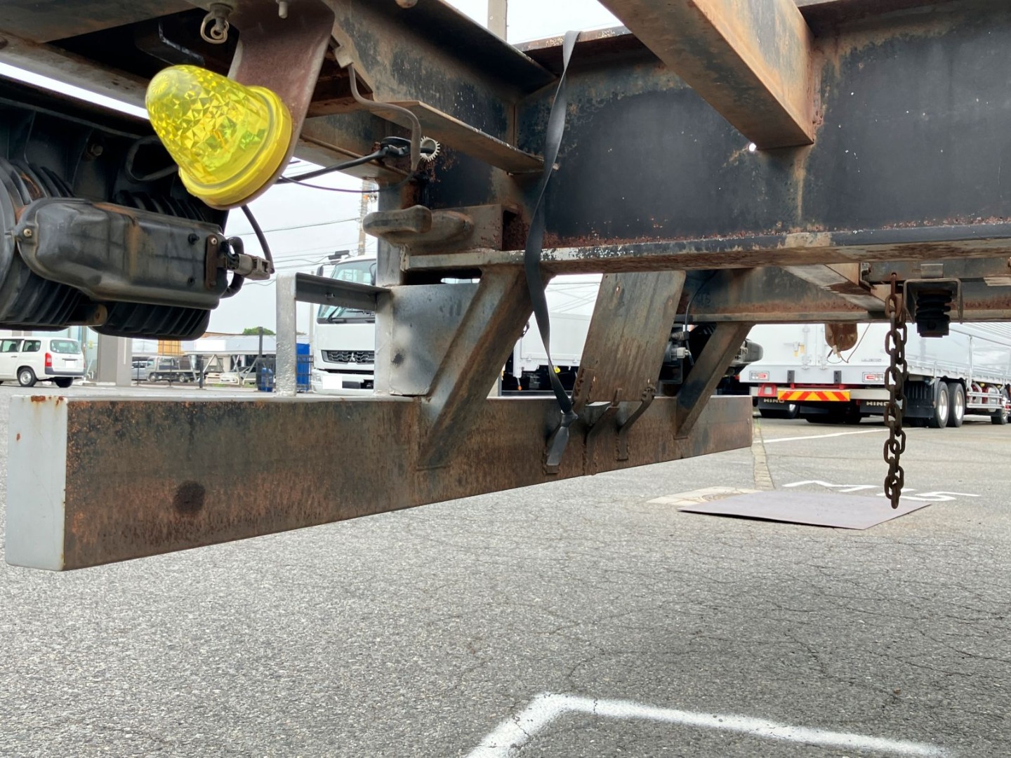 リヤバンパー裏側にサビがあります。|日通  NT2280改の写真41
