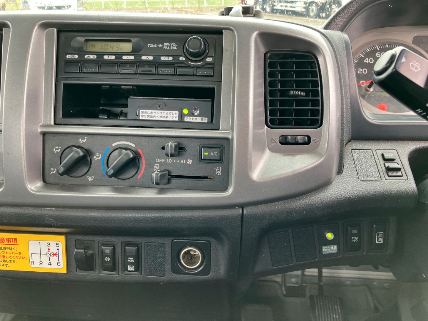 スイッチ類です。|日野 レンジャー TKG-FC9JKAP(2WD)の写真28