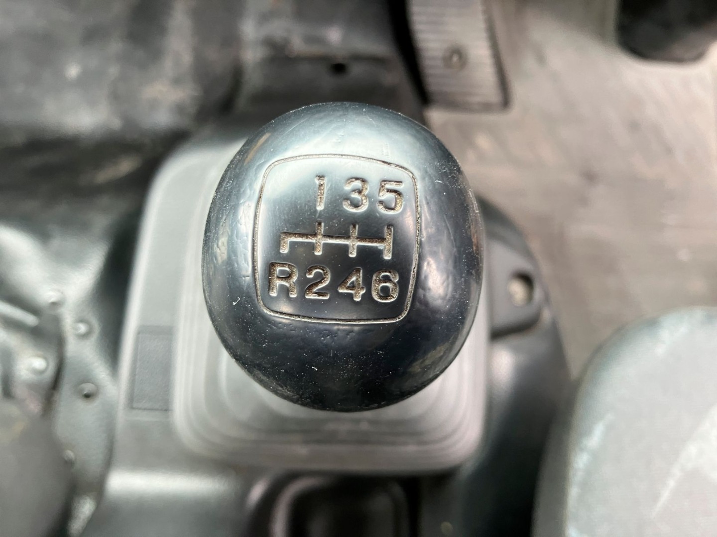6速マニュアルです。|日野 レンジャー TKG-FC9JKAP(2WD)の写真32