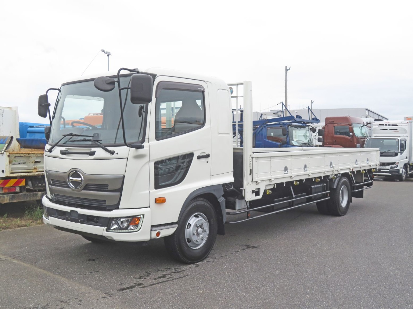 日野 レンジャー 2KG-FD2ABA(2WD)の写真1