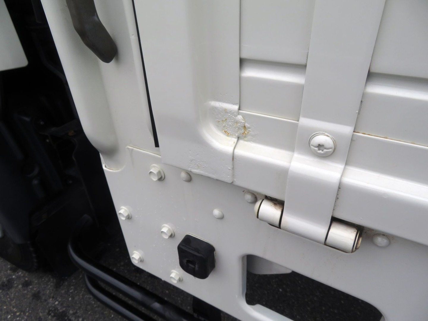助手席側あおりに軽い腐食跡があります。|日野 レンジャー 2KG-FD2ABA(2WD)の写真33