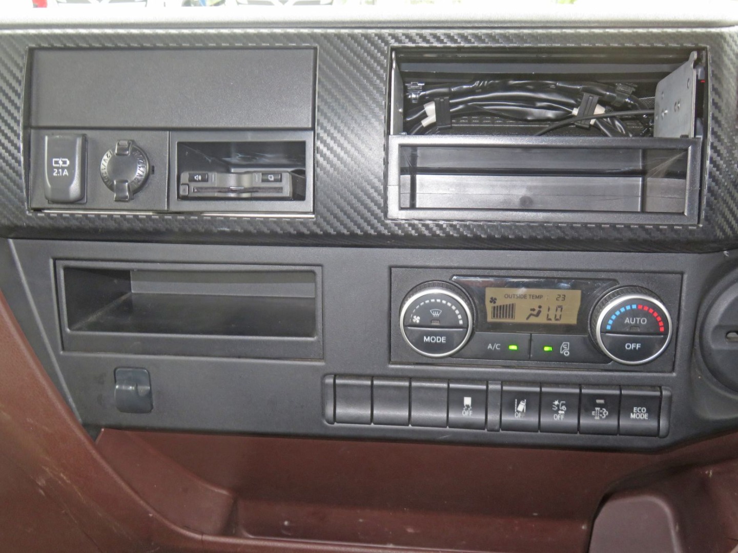 パネル周りの状態です。(コンソールボックス欠品)|日野 レンジャー 2KG-FD2ABA(2WD)の写真36