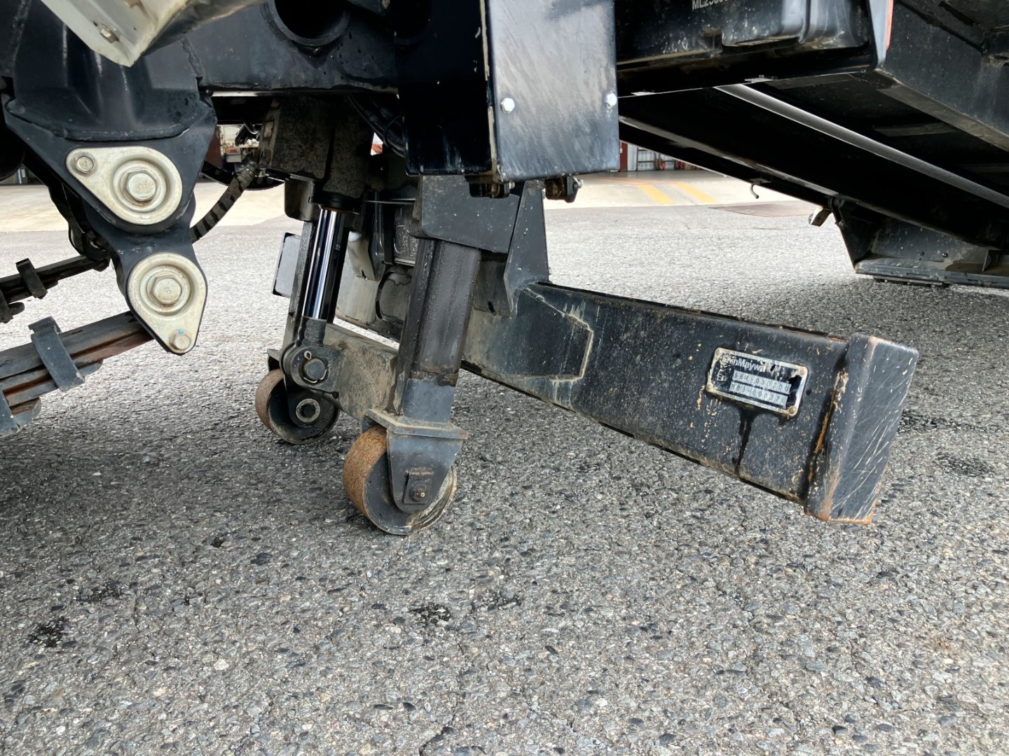 リヤジャッキの状態です。|三菱 キャンター 2RG-FBA60(2WD)の写真19