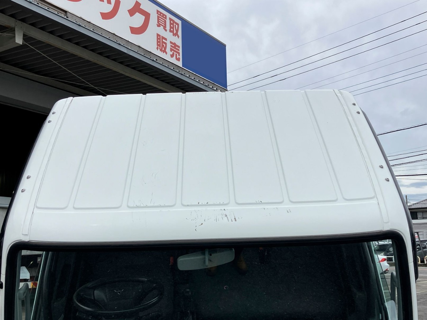 キャブルーフにキズがあります。|三菱 キャンター 2RG-FBA60(2WD)の写真35