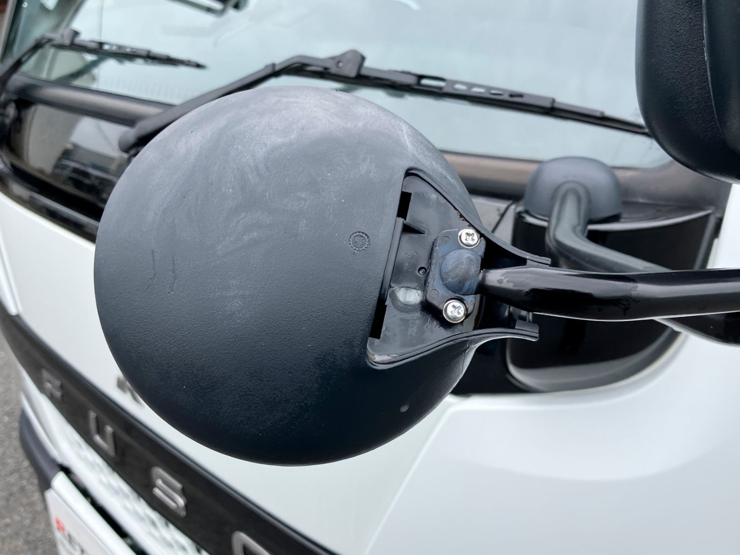 助手席側アンダーミラー取り付けカバーが欠品しています。|三菱 キャンター 2RG-FBA60(2WD)の写真40
