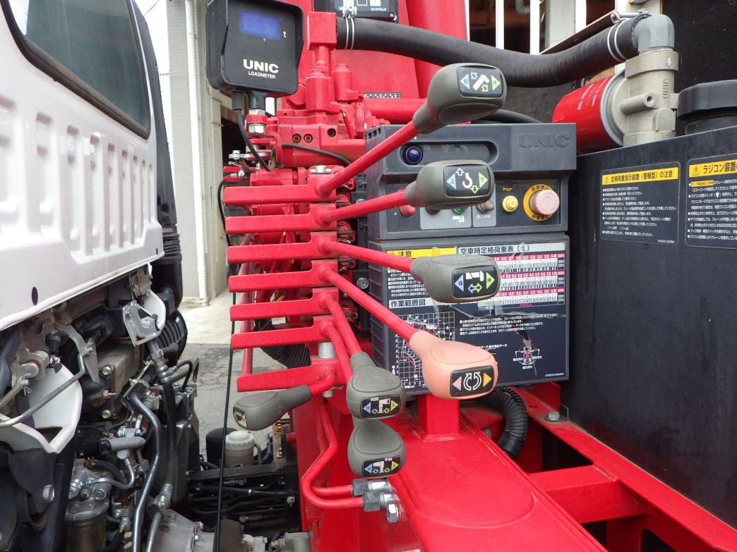 クレーンの操作レバーです。|いすゞ フォワード 2PG-FRR90S1(2WD)の写真12