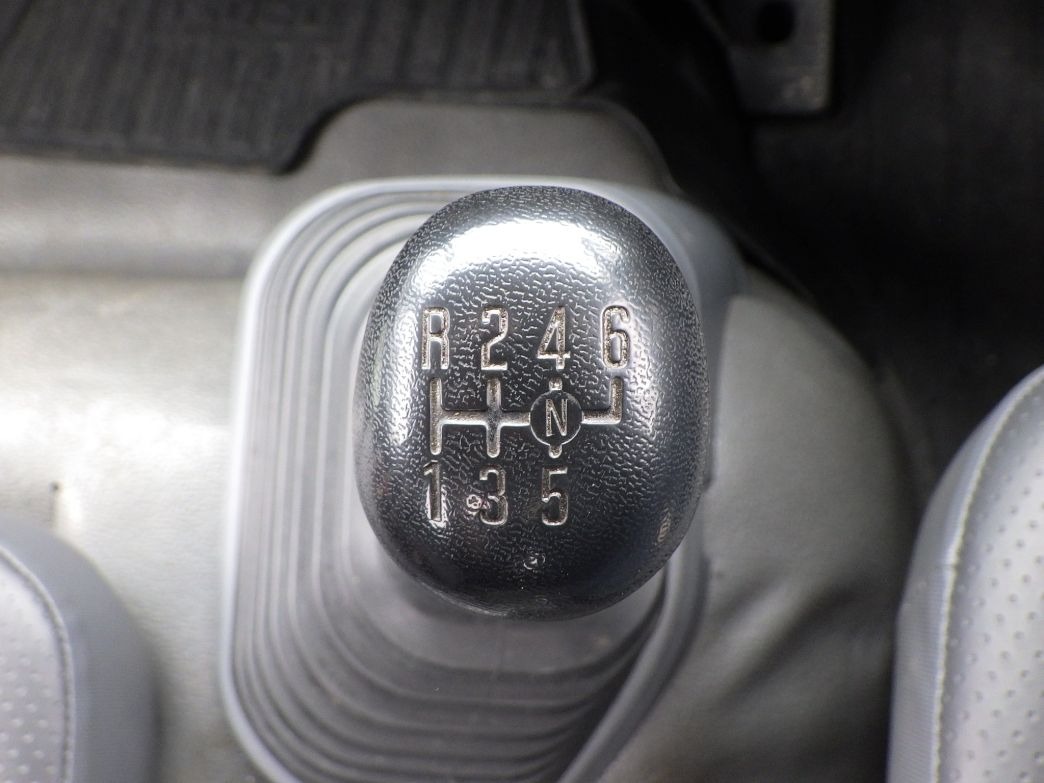 MT6速です。|いすゞ フォワード 2PG-FRR90S1(2WD)の写真19