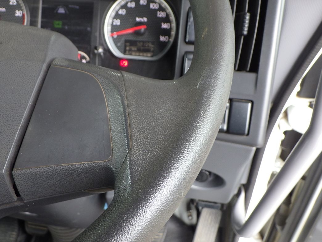 ハンドルにスレがあります。|いすゞ フォワード 2PG-FRR90S1(2WD)の写真39