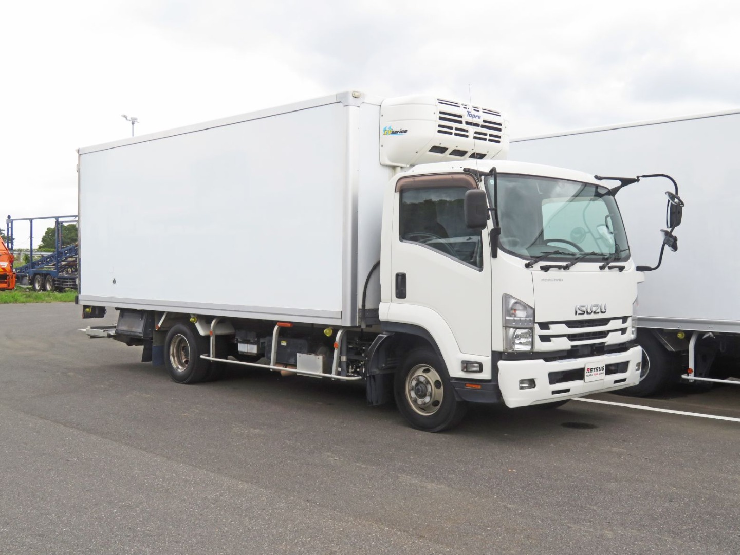 いすゞ フォワード 2PG-FRR90S2(2WD)の写真2