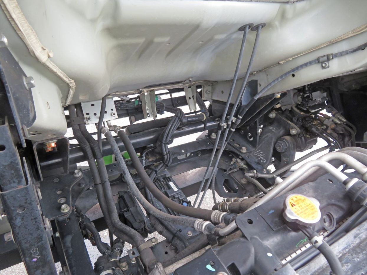 キャブ底面の状態です。|いすゞ フォワード 2PG-FRR90S2(2WD)の写真33