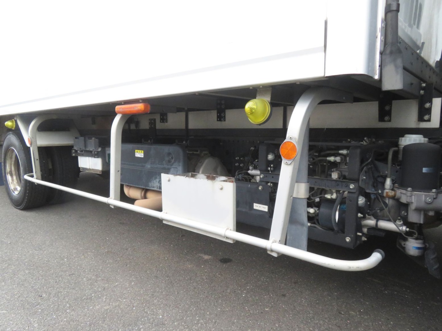 サイドバンパーの状態です。|いすゞ フォワード 2PG-FRR90S2(2WD)の写真34