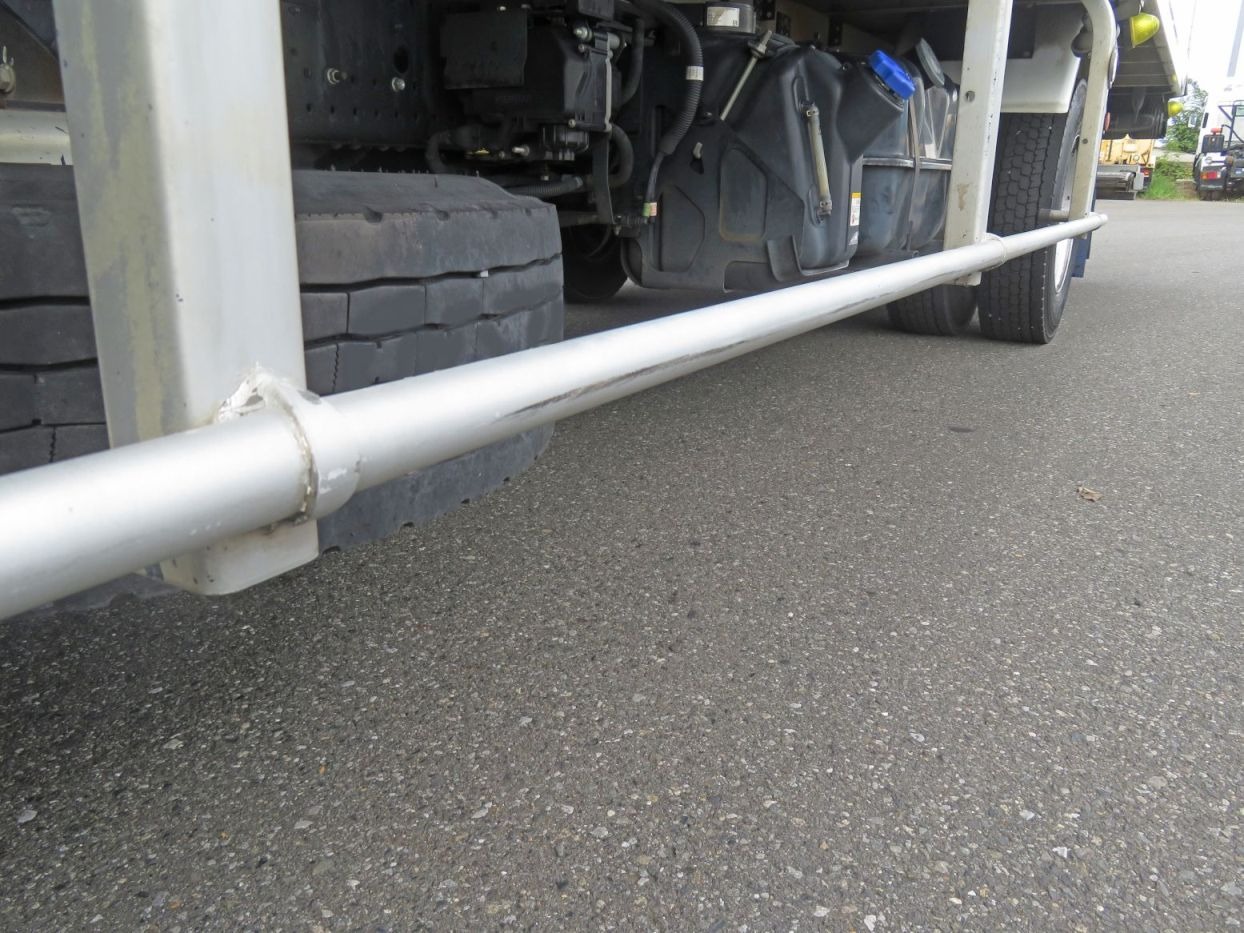 助手席側サイドバンパーにキズがあります。|いすゞ フォワード 2PG-FRR90S2(2WD)の写真42