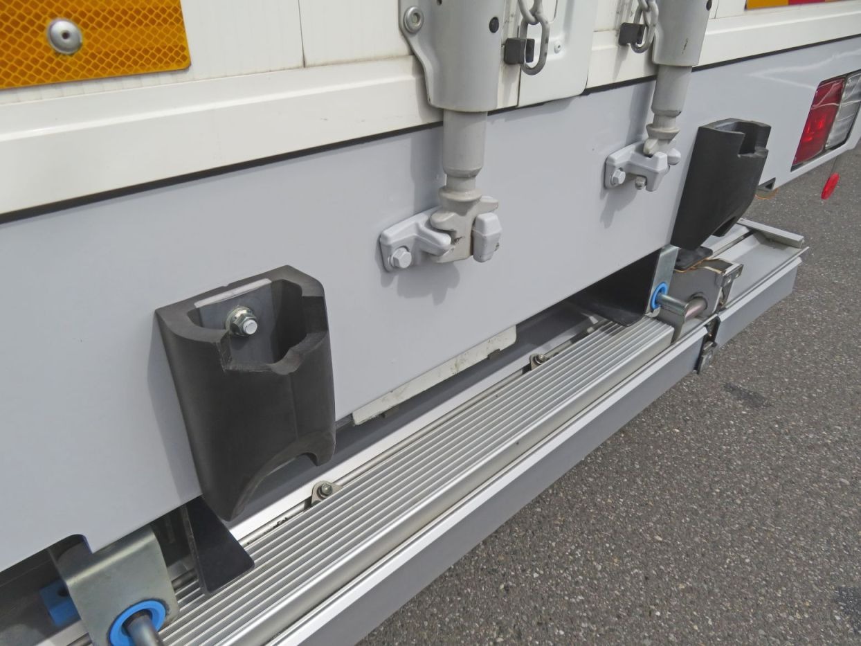 当てゴムが加工されています。|いすゞ フォワード 2RG-FRR90T2(2WD)の写真43