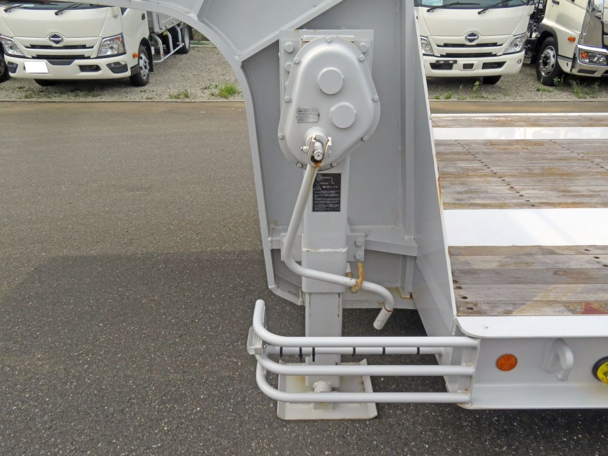 脚は手動式です。|トレクス PMR440BUの写真35