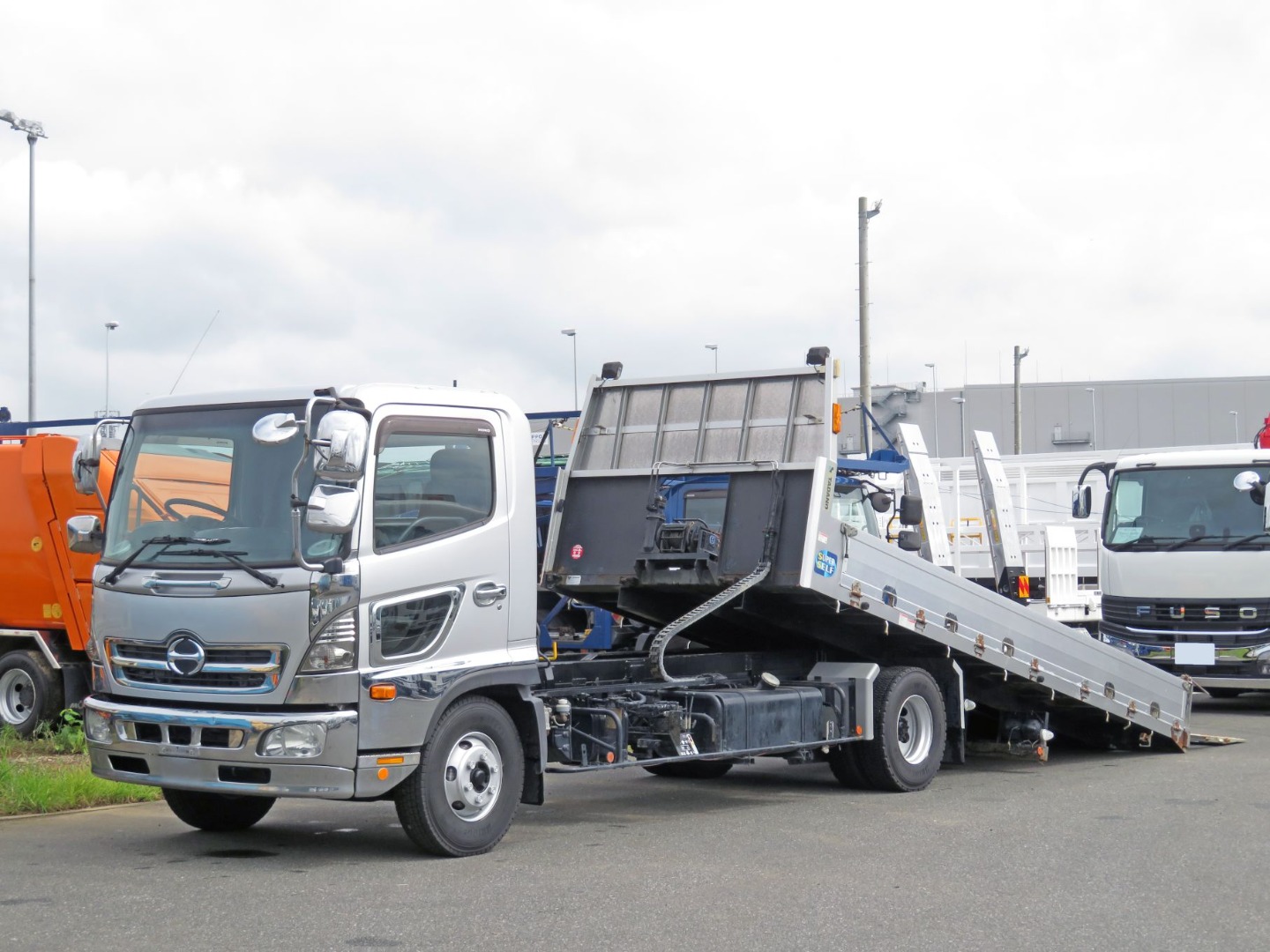 日野 レンジャー TKG-FC9JJAG(2WD)の写真1