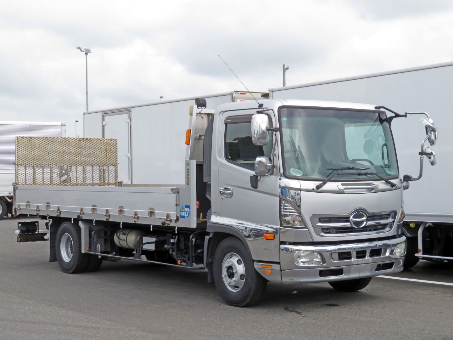 日野 レンジャー TKG-FC9JJAG(2WD)の写真2