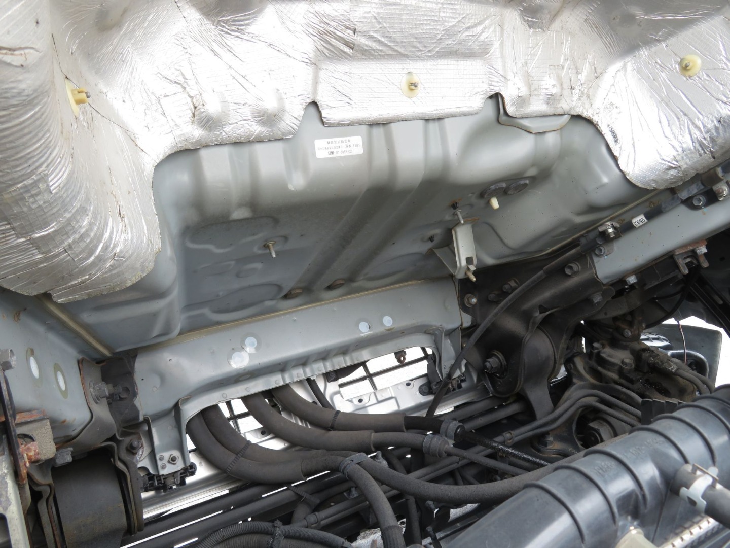 キャブ底面の状態です。|日野 レンジャー TKG-FC9JJAG(2WD)の写真37