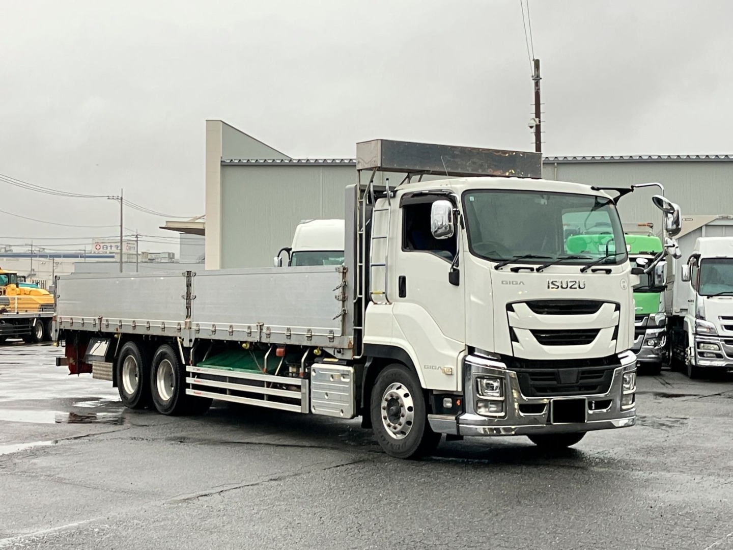 いすゞ ギガ 2PG-CYL77Cの写真2