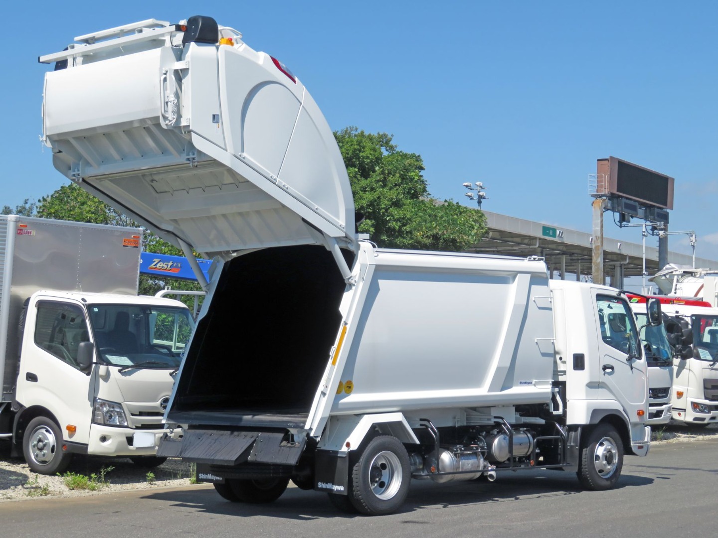 三菱 ファイター 2KG-FK72F(2WD)の写真4