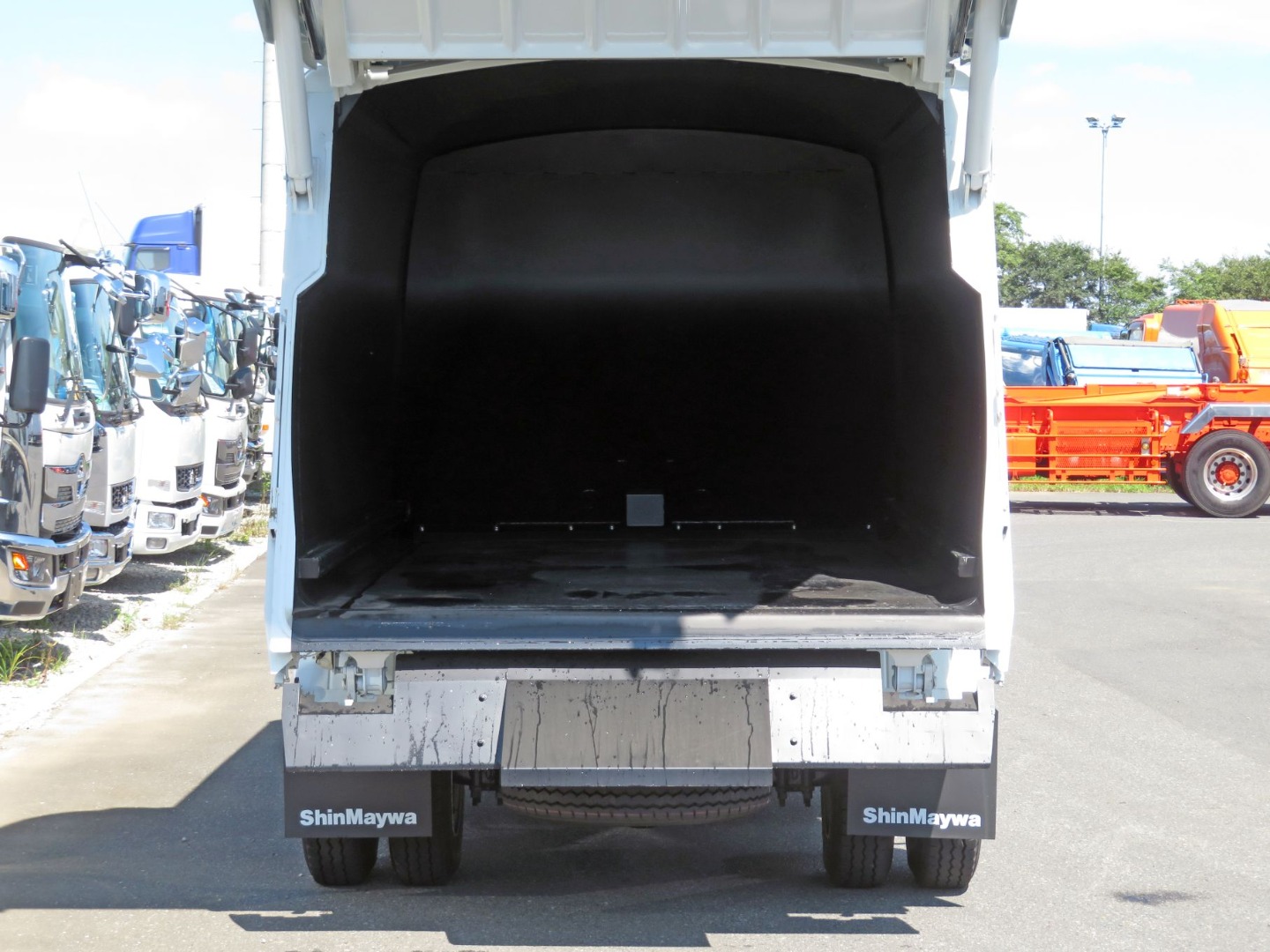 三菱 ファイター 2KG-FK72F(2WD)の写真9