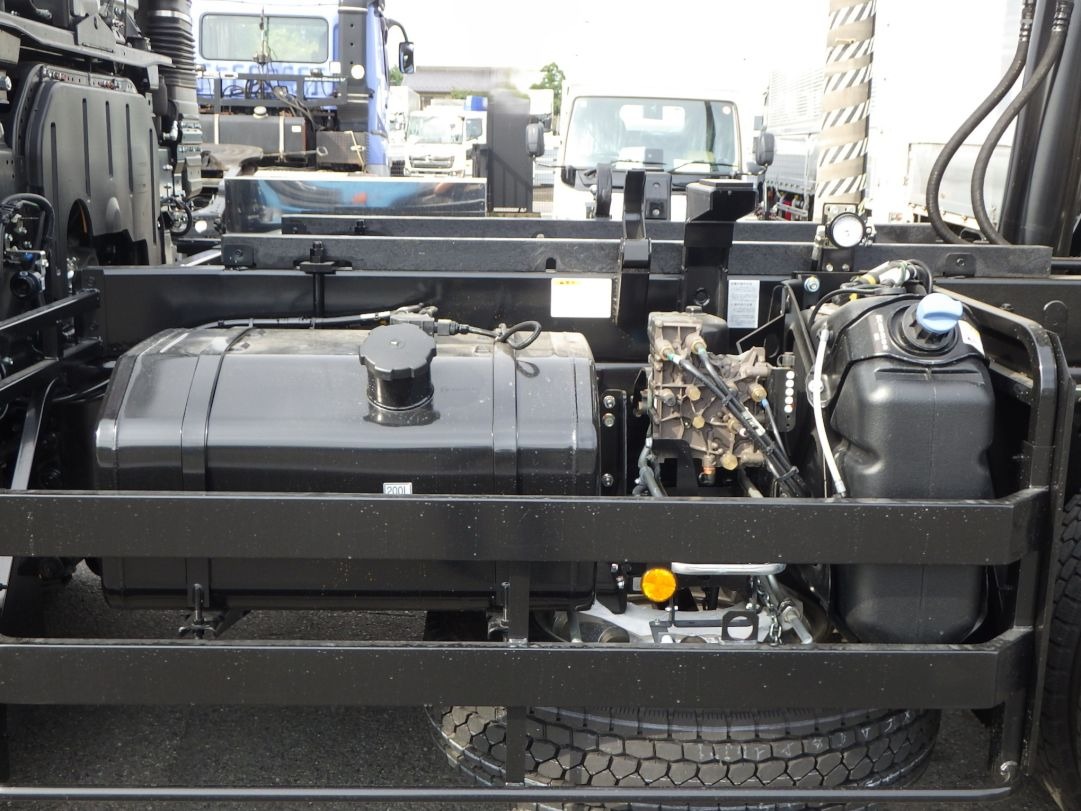 燃料タンクは２００Lです。|三菱 スーパーグレート 2PG-FV80VXの写真22