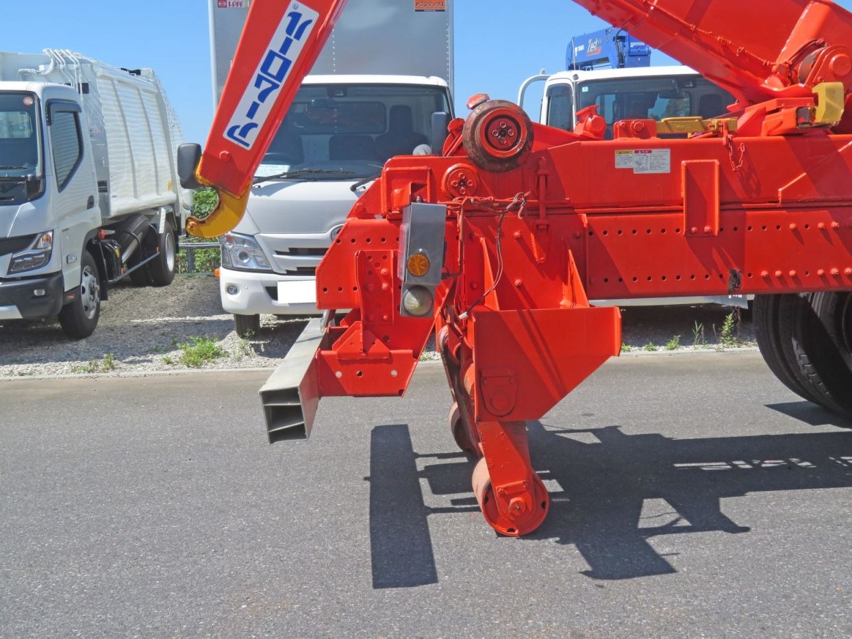 リアジャッキは油圧式です。|日野 プロフィア 2DG-FS1EHA(6x4)の写真8