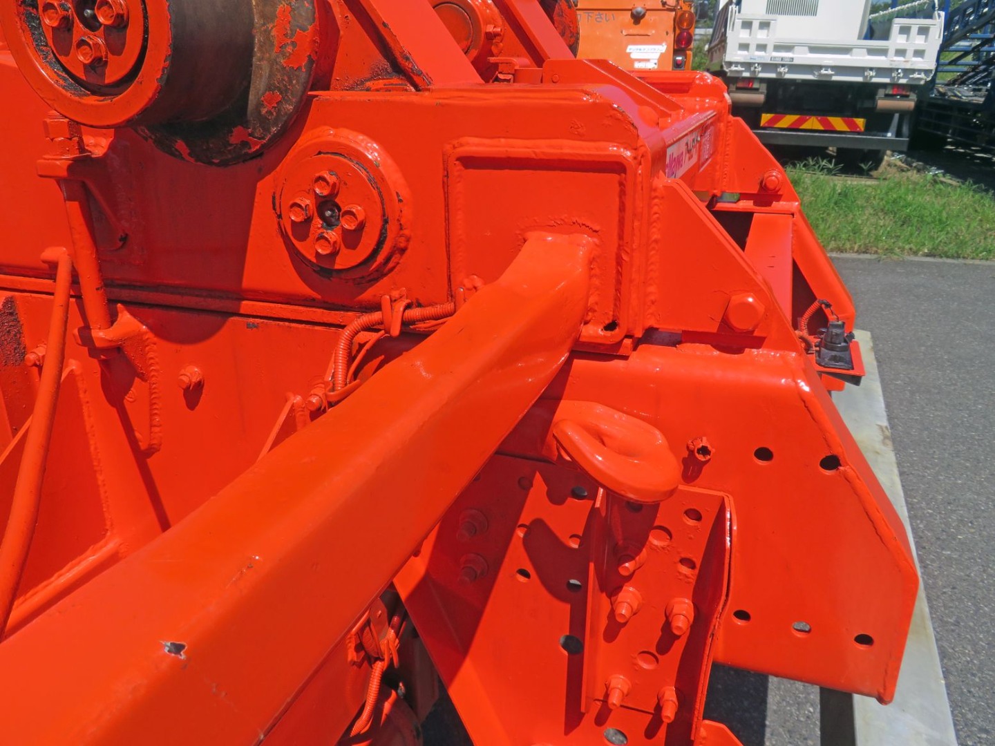 テールランプステーの付け根に曲がりがあります。|日野 プロフィア 2DG-FS1EHA(6x4)の写真36