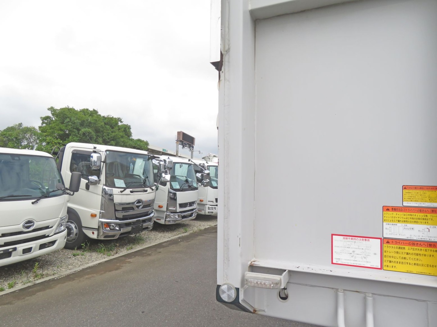 前柱に軽いサビがあります。(左右)|トレクス PFN24103改の写真28