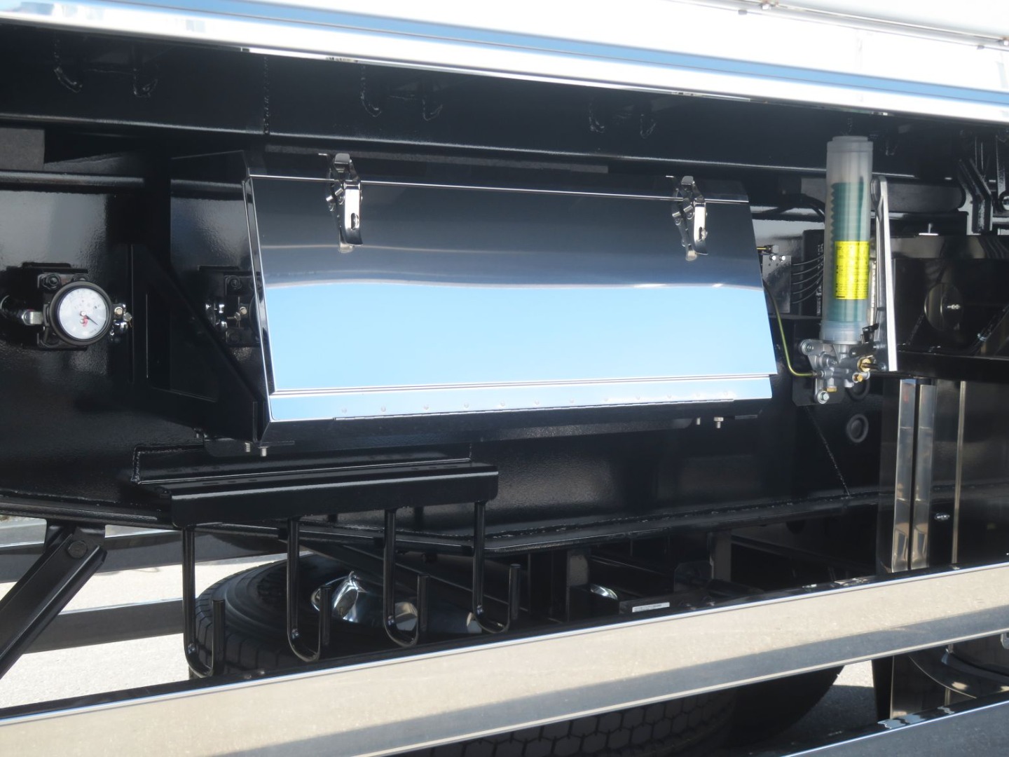 工具箱付きです。（ステンレス製です）|コダイラ  KDAR314RDFの写真15