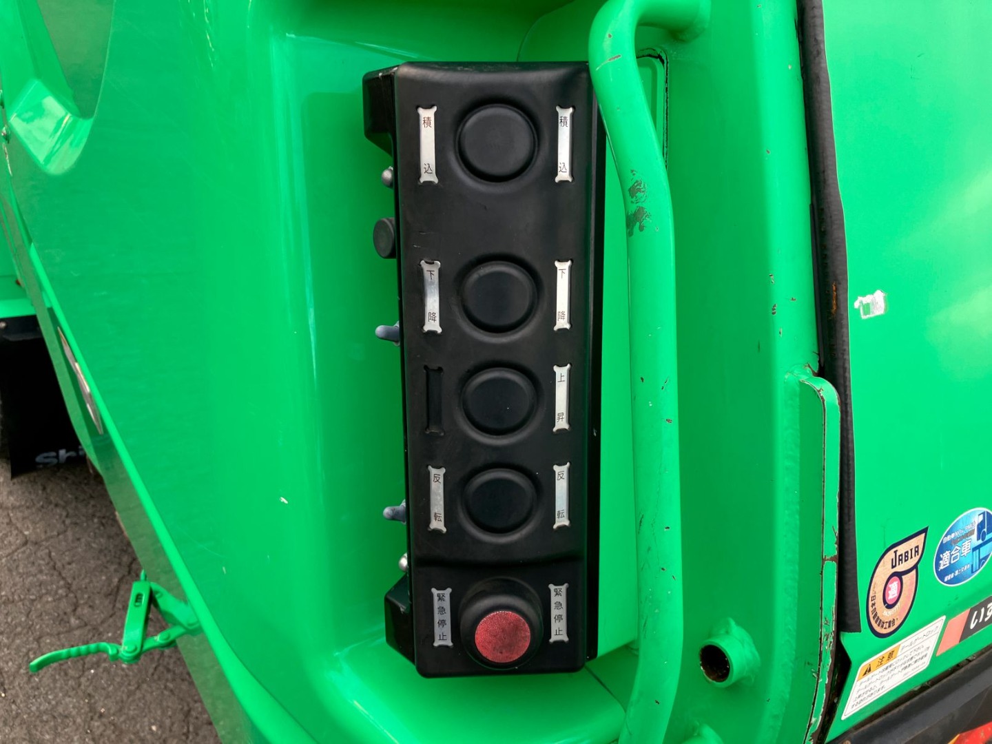 いすゞ フォワード 2PG-FRR90S2(2WD)の写真17