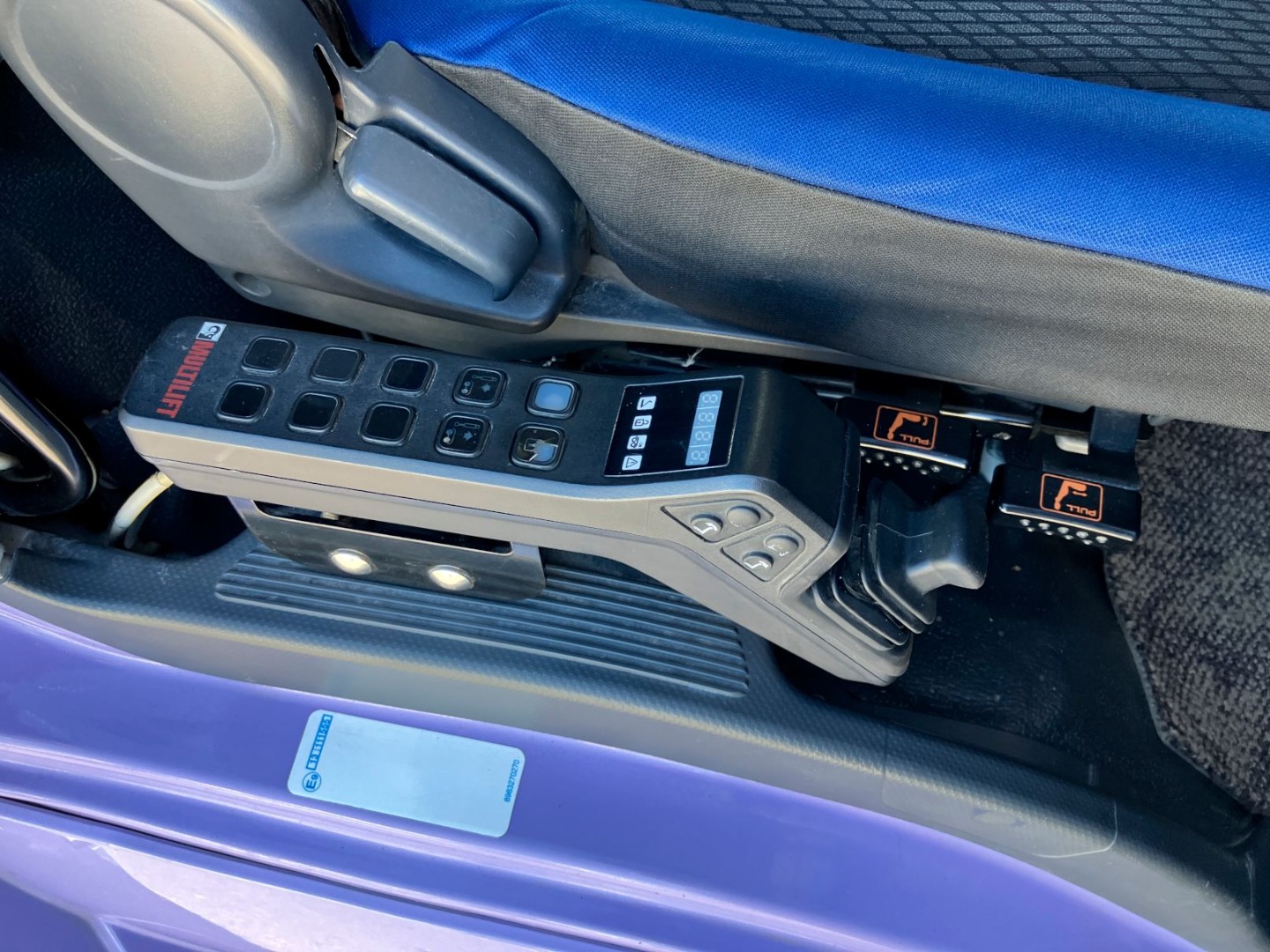 上物の操作スイッチの状態です。|いすゞ ギガ QKG-CYZ77BMの写真25