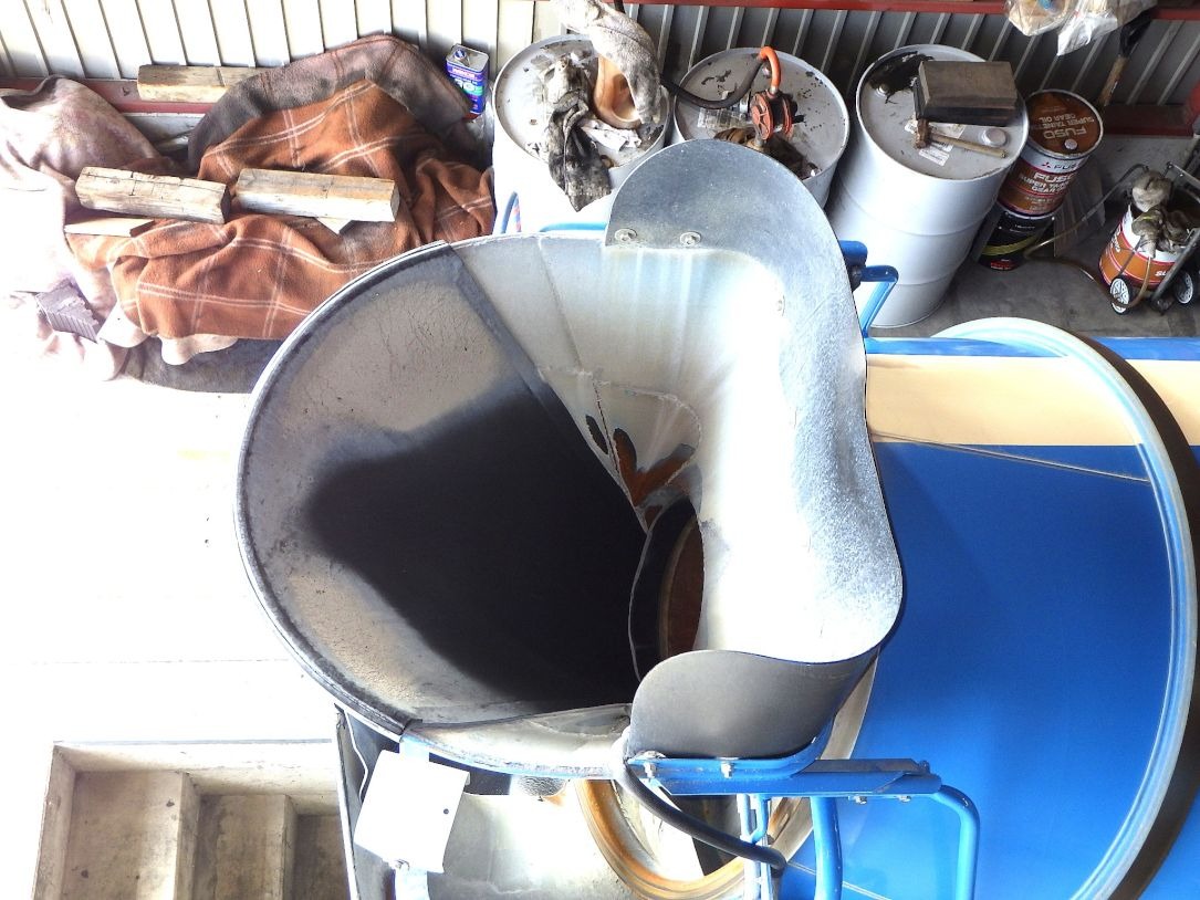 投入口の状態です。|いすゞ フォワード 2PG-FRR90S1(2WD)の写真7