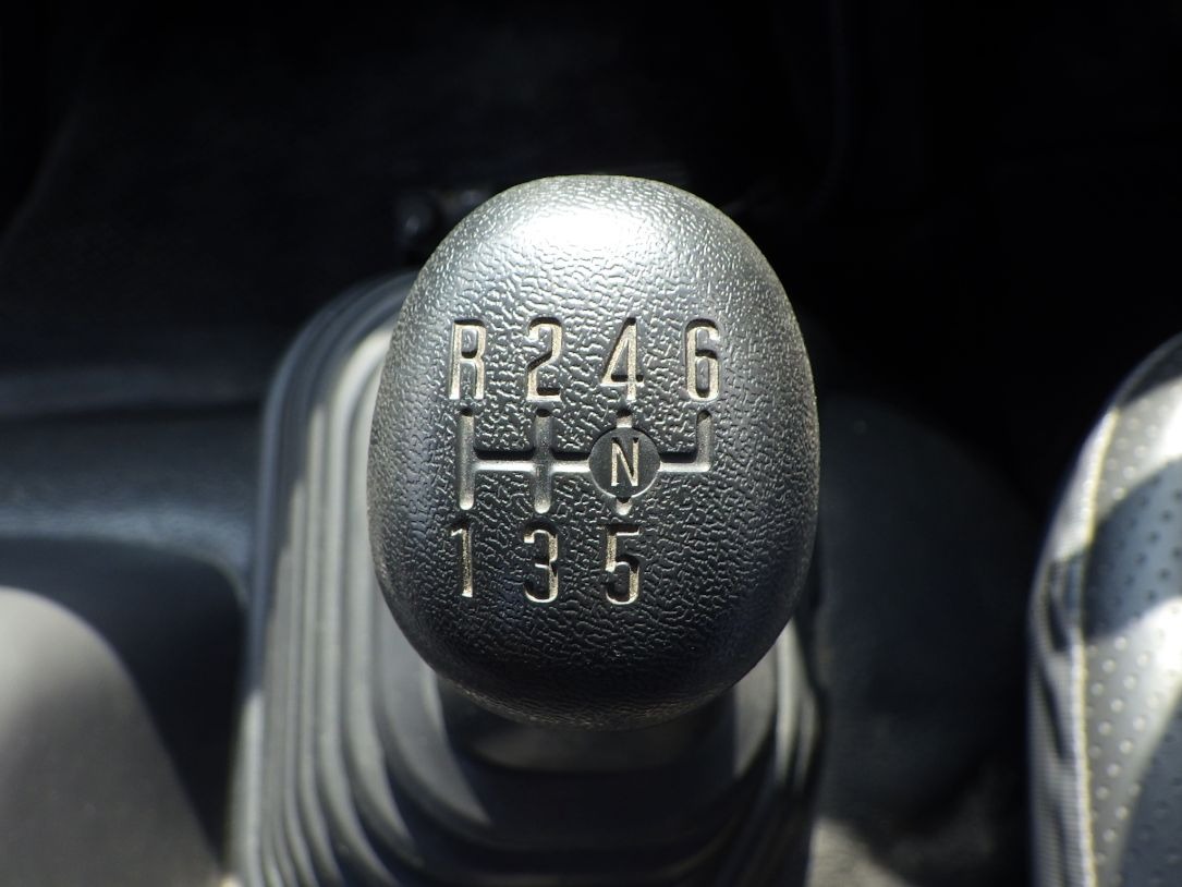 MT6速です。|いすゞ フォワード 2PG-FRR90S1(2WD)の写真23