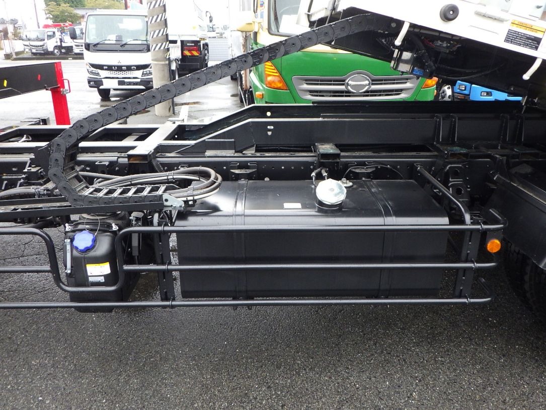 燃料タンクは200Lです。|日野 レンジャー 2PG-FE2ACAの写真23