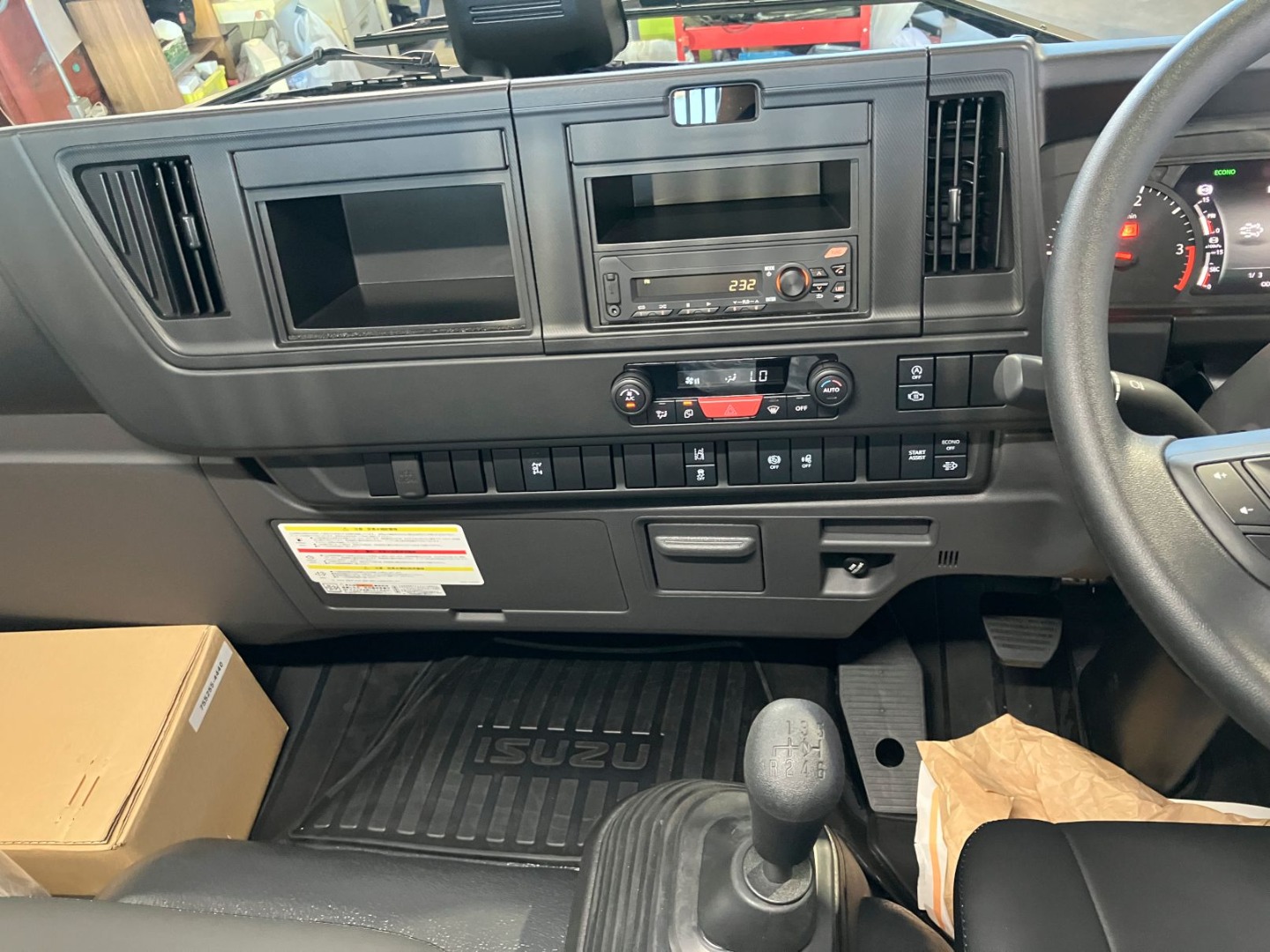 パネル周りの状態です。|いすゞ フォワード 2RG-FRR90S4(2WD)の写真20