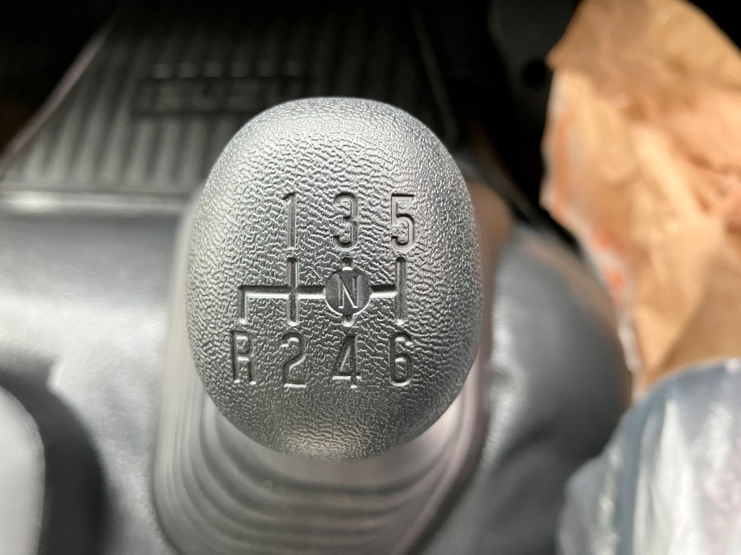 6速マニュアルです。|いすゞ フォワード 2RG-FRR90S4(2WD)の写真25