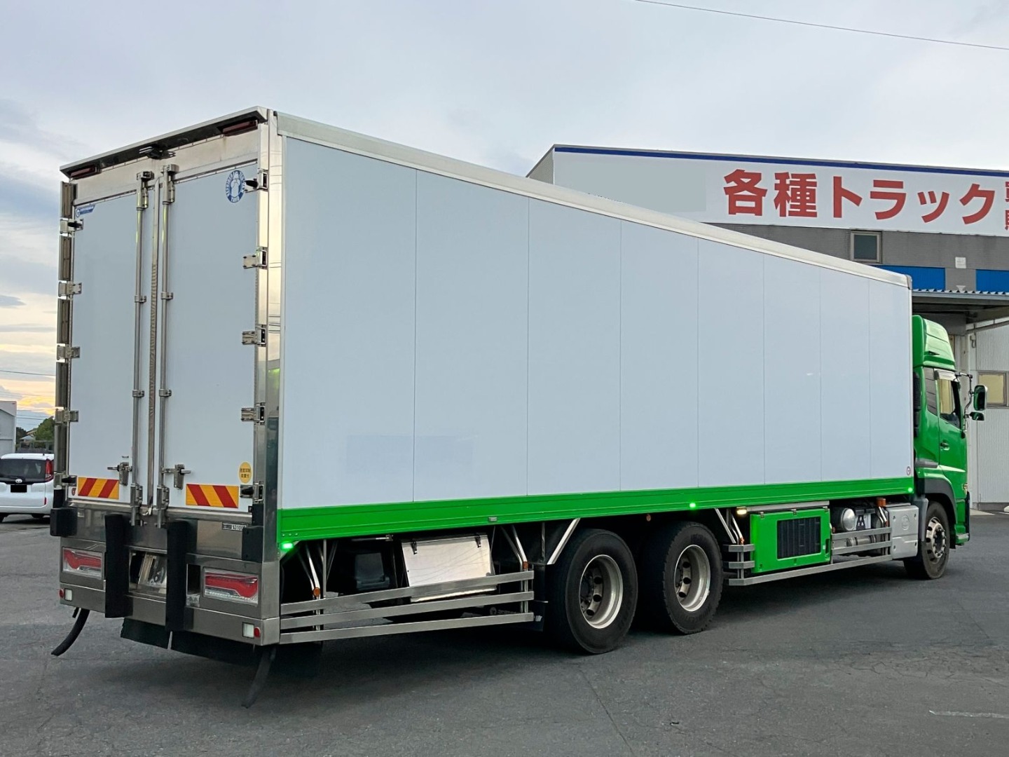 UDトラックス クオン 2PG-CD5CAの写真4
