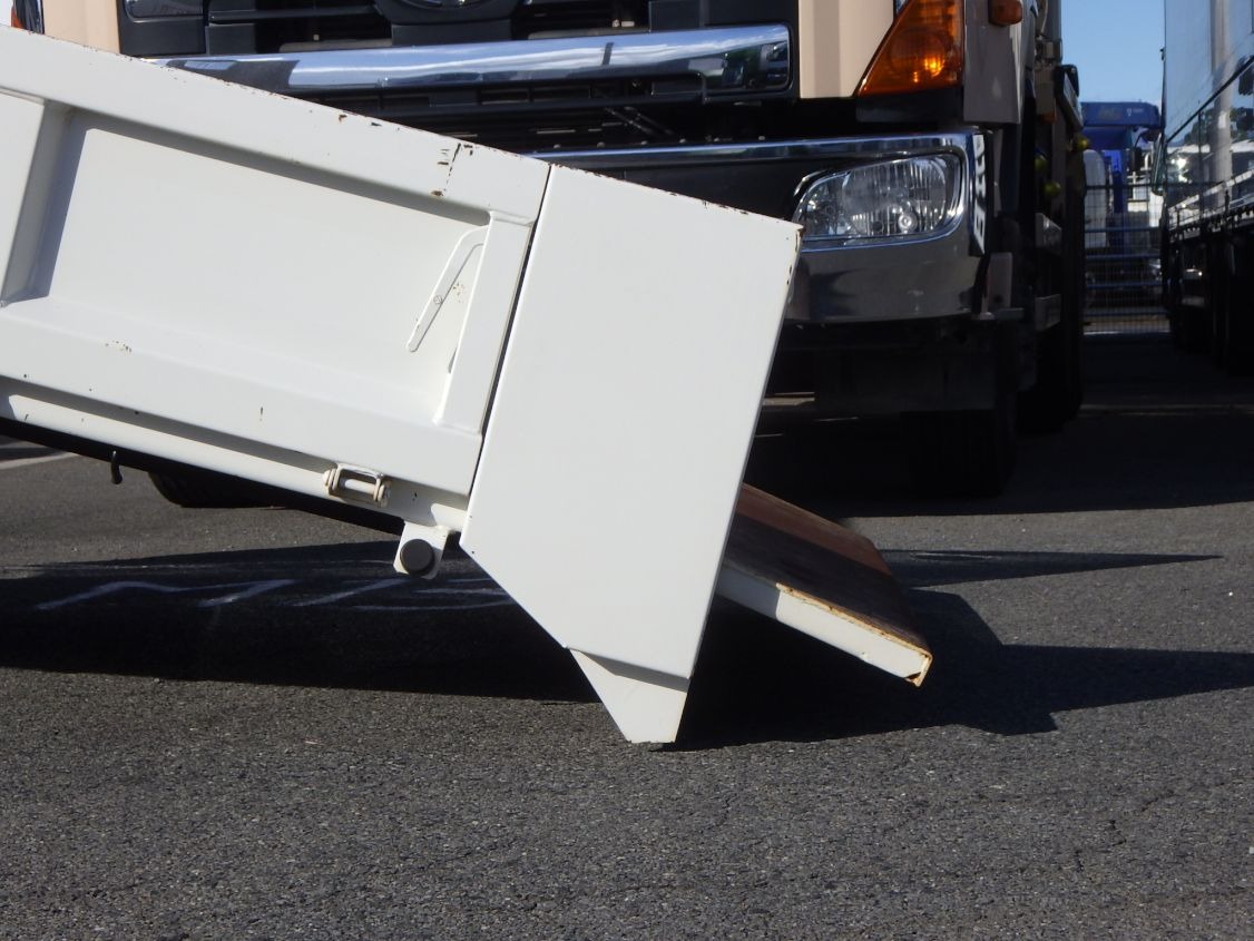 化粧板の着いた状態です。|日野 デュトロ 2KG-XZU600T(2WD)の写真11