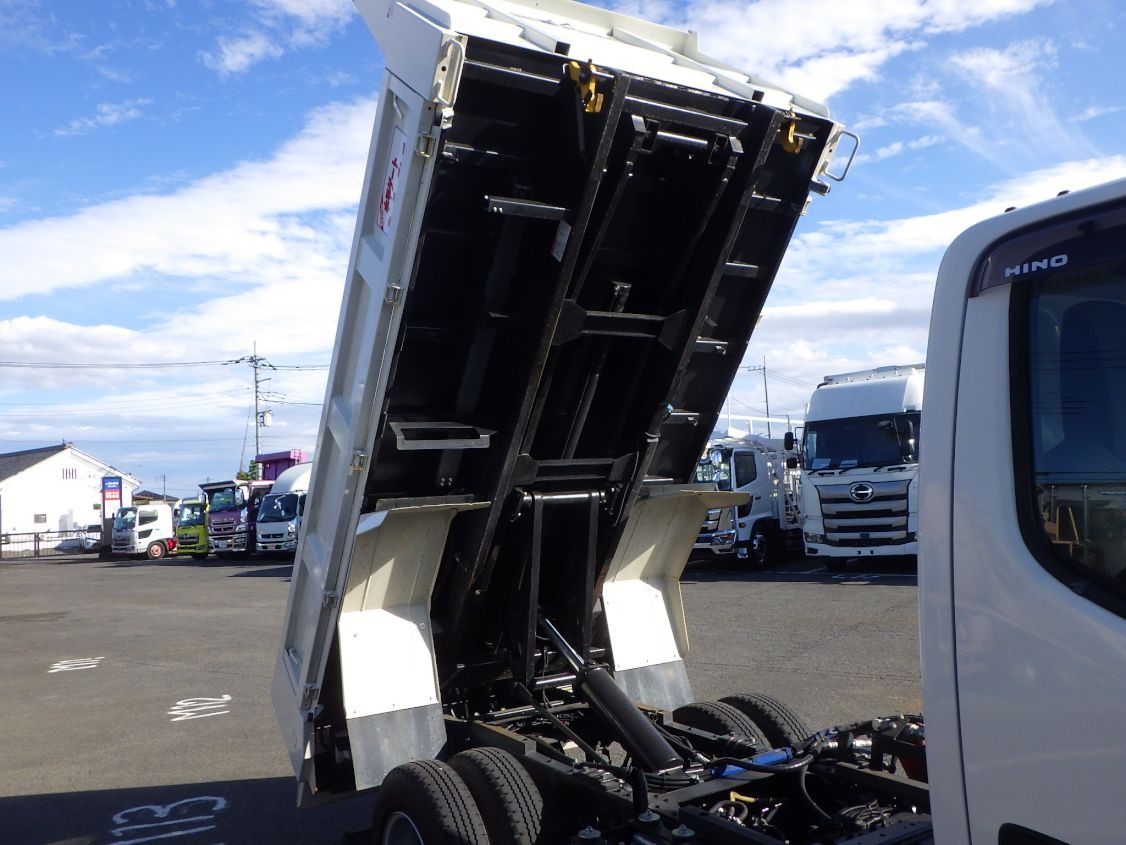 ボディー裏側の状態です。|日野 デュトロ 2KG-XZU600T(2WD)の写真14