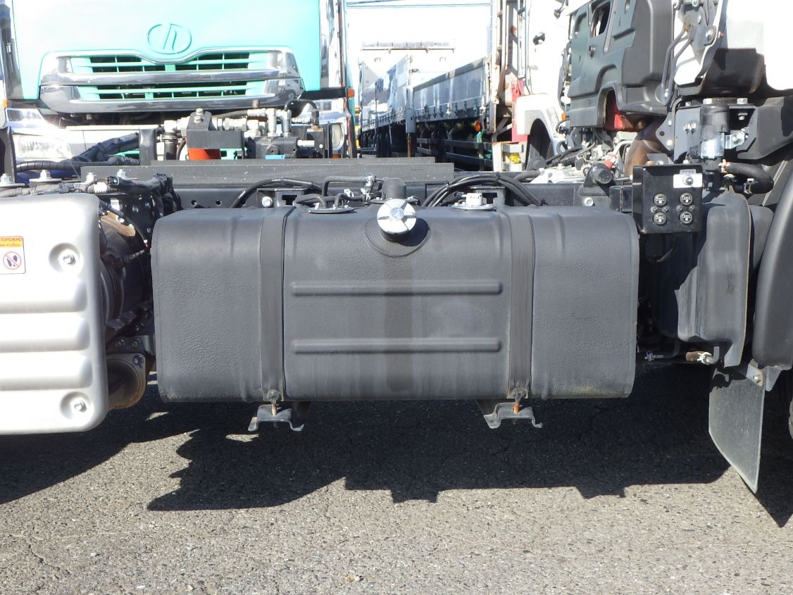 燃料タンクは80Lです。|日野 デュトロ 2KG-XZU600T(2WD)の写真18