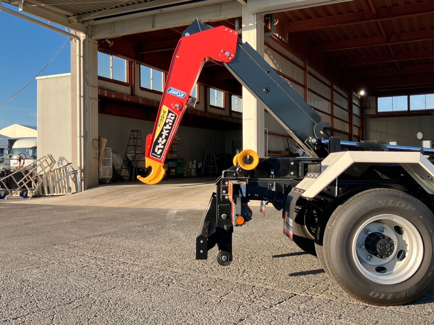 荷降ろし状態です。|日野 レンジャー 2PG-FD2ABA(2WD)の写真9